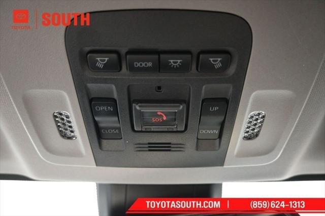 2023 Toyota Camry Hybrid SE Nightshade