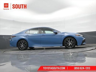 2023 Toyota Camry Hybrid SE Nightshade