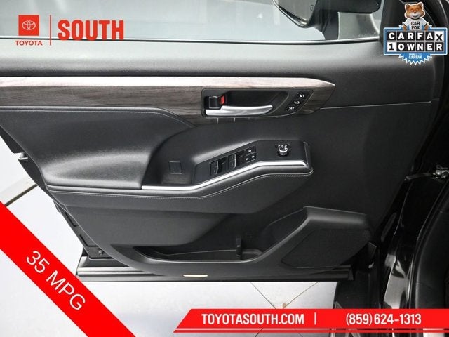2023 Toyota Highlander Hybrid Platinum