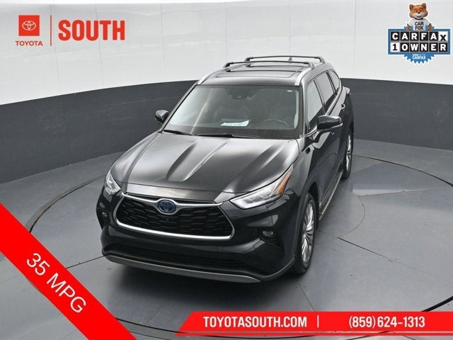 2023 Toyota Highlander Hybrid Platinum
