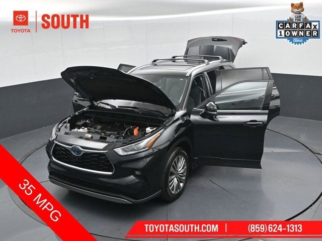 2023 Toyota Highlander Hybrid Platinum