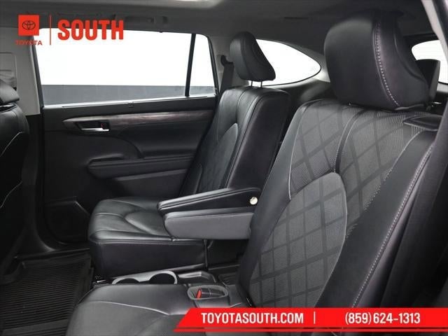 2023 Toyota Highlander Hybrid Platinum