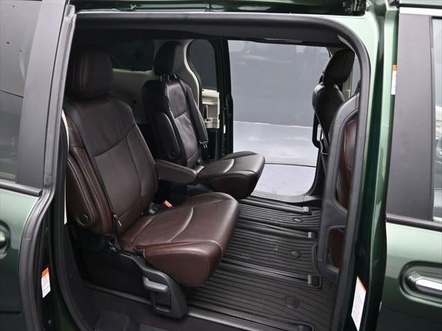 2024 Toyota Sienna Platinum