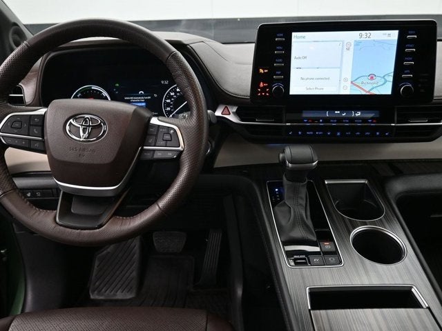 2024 Toyota Sienna Platinum