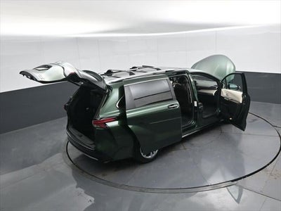 2024 Toyota Sienna Platinum