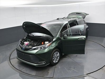 2024 Toyota Sienna Platinum