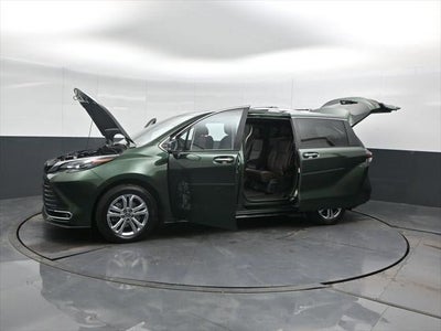 2024 Toyota Sienna Platinum