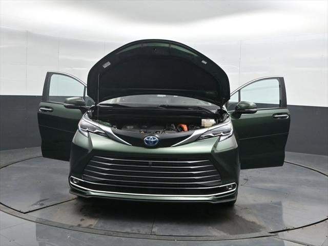 2024 Toyota Sienna Platinum