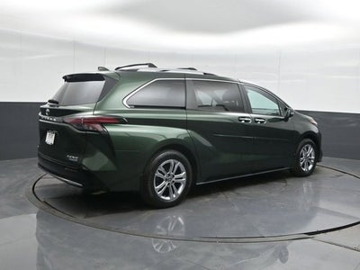2024 Toyota Sienna Platinum