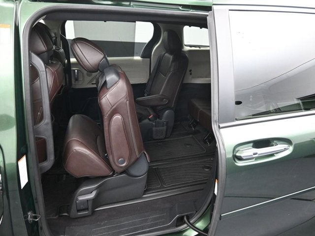 2024 Toyota Sienna Platinum