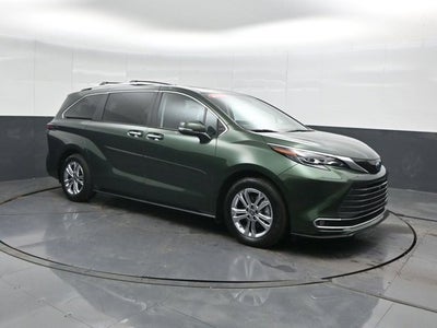 2024 Toyota Sienna Platinum