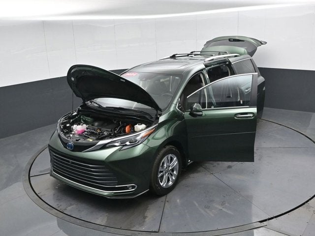 2024 Toyota Sienna Platinum