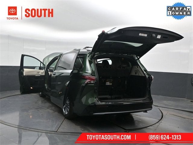 2024 Toyota Sienna Platinum