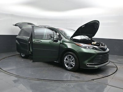 2024 Toyota Sienna Platinum