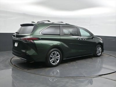 2024 Toyota Sienna Platinum