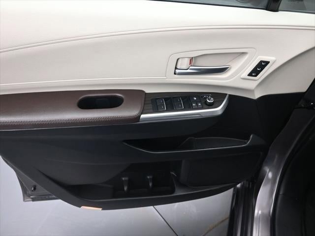 2024 Toyota Sienna Platinum