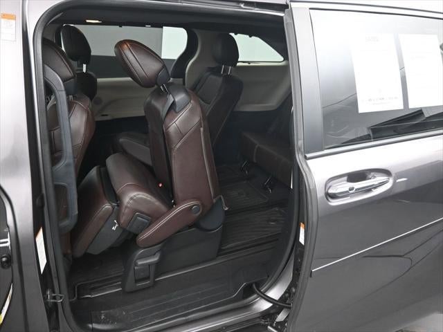2024 Toyota Sienna Platinum