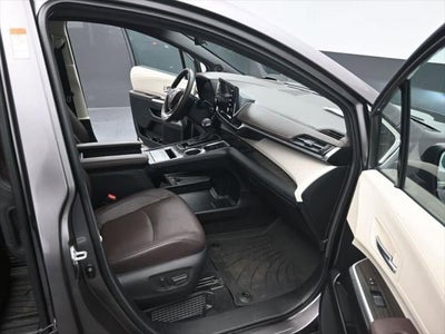 2024 Toyota Sienna Platinum