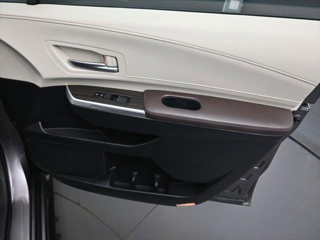 2024 Toyota Sienna Platinum