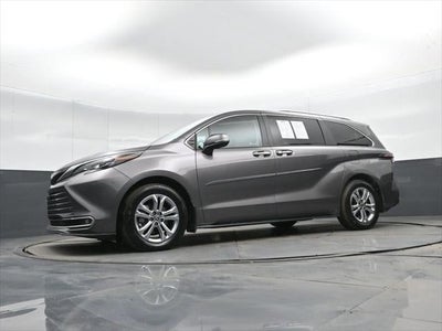 2024 Toyota Sienna Platinum