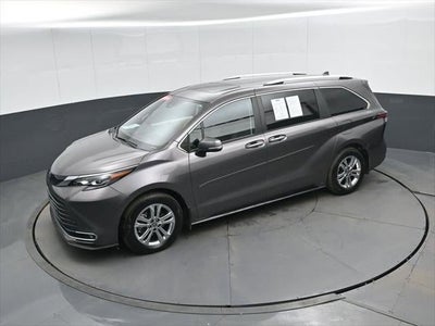 2024 Toyota Sienna Platinum