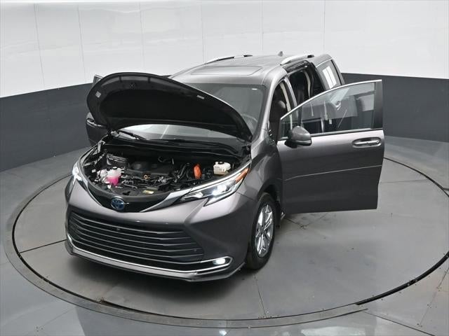 2024 Toyota Sienna Platinum