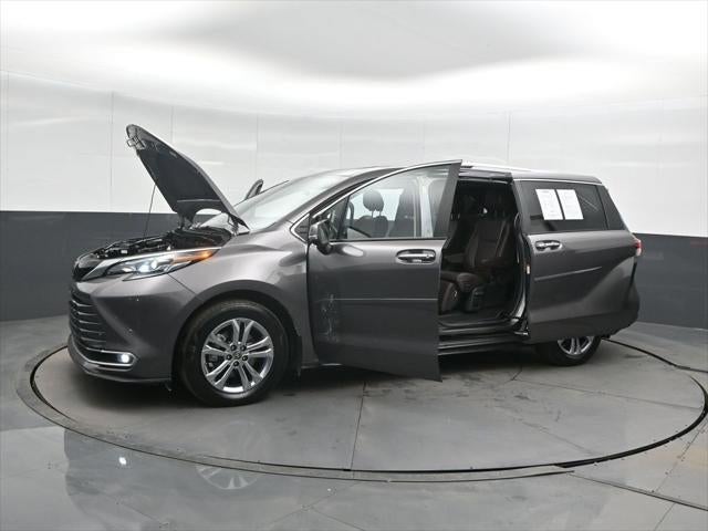 2024 Toyota Sienna Platinum