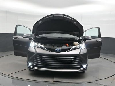 2024 Toyota Sienna Platinum