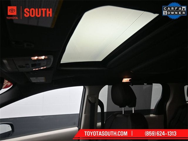 2024 Toyota Sienna Platinum