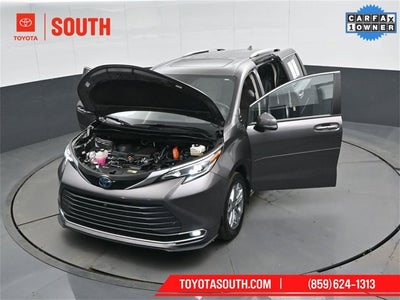2024 Toyota Sienna Platinum