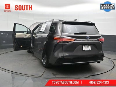 2024 Toyota Sienna Platinum