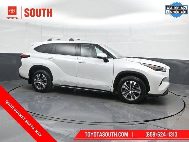 2022 Toyota Highlander Hybrid XLE