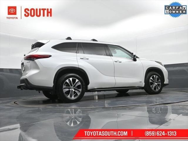 2022 Toyota Highlander Hybrid XLE