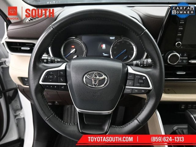 2022 Toyota Highlander Hybrid XLE