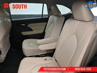 2022 Toyota Highlander Hybrid XLE