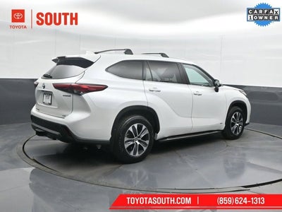2022 Toyota Highlander Hybrid XLE