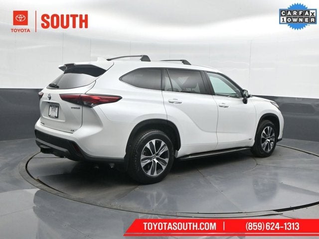 2022 Toyota Highlander Hybrid XLE