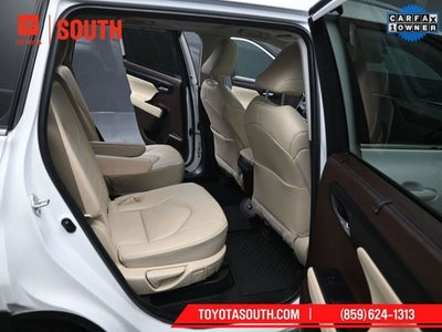 2022 Toyota Highlander Hybrid XLE