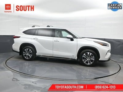 2022 Toyota Highlander Hybrid XLE