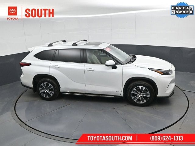 2022 Toyota Highlander Hybrid XLE