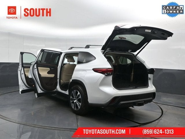 2022 Toyota Highlander Hybrid XLE