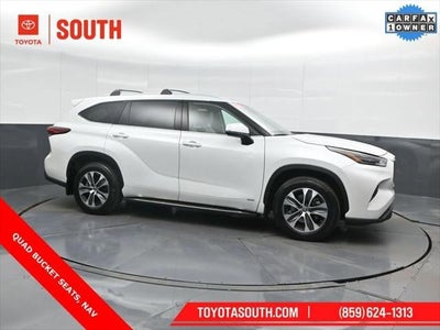 2022 Toyota Highlander Hybrid XLE