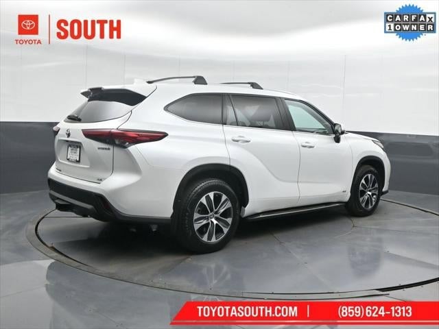 2022 Toyota Highlander Hybrid XLE