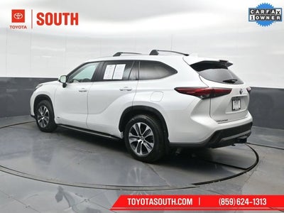 2022 Toyota Highlander Hybrid XLE