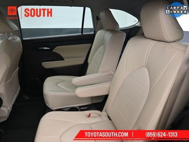 2022 Toyota Highlander Hybrid XLE