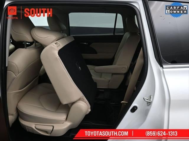 2022 Toyota Highlander Hybrid XLE