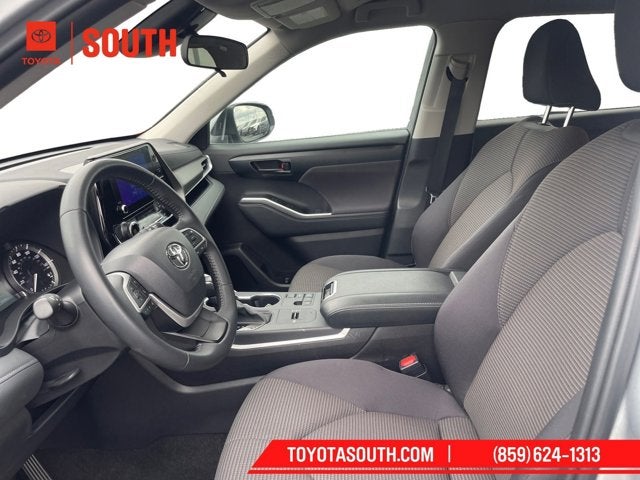 2025 Toyota Highlander XLE