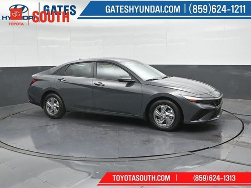 2025 Hyundai Elantra SE