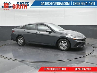 2025 Hyundai Elantra SE