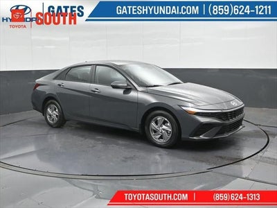 2025 Hyundai Elantra SE